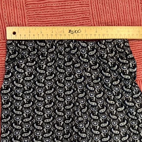 Thick velour women’s size small extra small paisley patterned Leggings - Picture 6 of 15